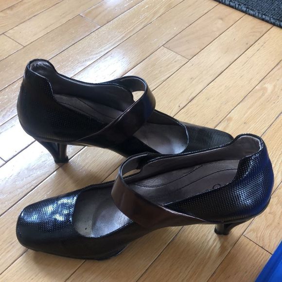 Asgi Marcy Mary-Jane Bronze Patent Pumps size - Picture 4 of 9